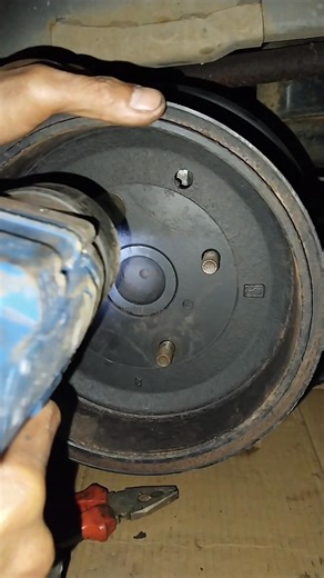 10K views · 1.9K reactions | how do i install the wheel studs‼️ #reels #carmechanic #myidea #automotive #professional | Andri Irawan | Facebook