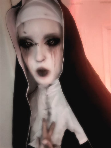 Ann Cosplay from Identity V: A Creative Transformation