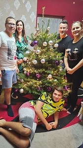 A Sláger FM csapata kirándult egyet Zámolyra, hogy meglepjék Edinát és családját a Karácsonyfa Küldetéssel.🎄Örülünk, hogy mosolyt tudtunk csalni ismét egy család arcára!🤗 | Sláger FM