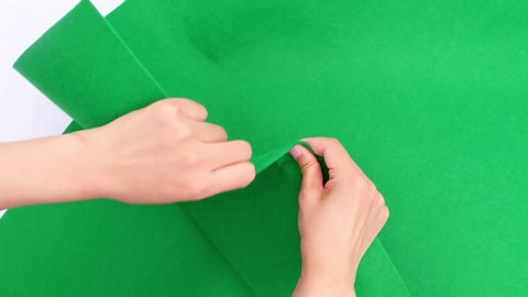 Amazon.com: Mixweer 2-Piece Poker Table Top Mat Set – Premium Green Felt Poker Table Cover (36" x 72") & Casino-Grade Mat, Reversible Foldable Surface for Texas Hold, Blackjack, Dominoes, and Card Games : Toys & Games