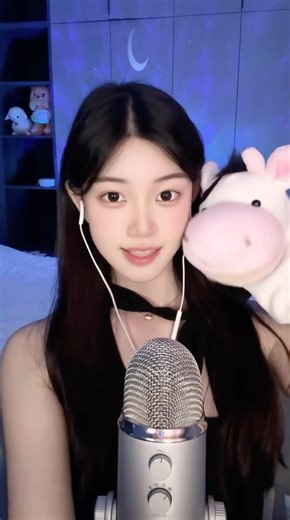 Puppet ASMR ~ Soft & Relaxing Triggers 😴