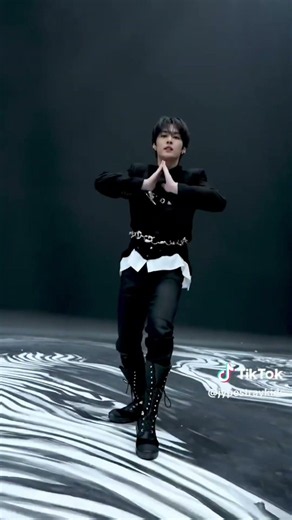 Leeknow run it #straykids #kpop #leeknow