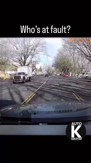 Auto K Master on Instagram: "Whose fault is it? #cars #usa #uae #autokmaster"