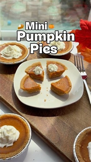 Easy Mini Pumpkin Pies | Perfect Fall Dessert