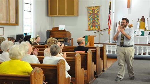 Deaf pastor leads effort to serve and bring people together in Kenton and Hartly