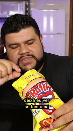 Provando Ruffles Hot Dog