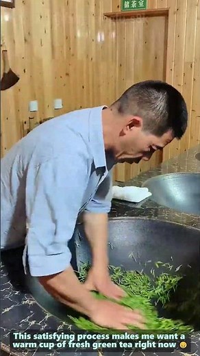 Hand roasted green tea: satisfying traditional craft