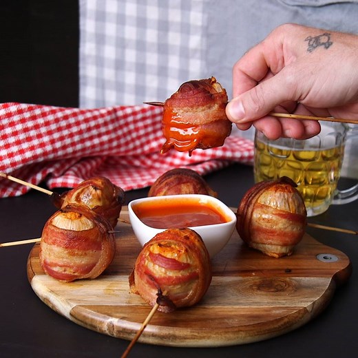 376K views · 365 reactions | These buffalo chicken bombs are the perfect appetizer for any party  (via In The Know: Foodie) | Yahoo | Facebook