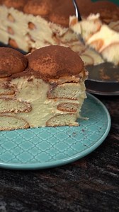 471K views · 1.8K reactions | Proste i efektowne ciasto bez pieczenia… idealne ba weekend! Tortownica 30,5 x 11,7 2 budynie śmietankowe po 40g 2 jajka 150g drobnego cukru Ok 350g biszkoptów 550g twarogu sernikowego Kubek zaparzonej czarnej kawy 130ml mleka 115g masła | Nathallae - Natalia Maszkowska | Facebook