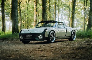 「もっとも評価の低かったポルシェ」、914のレストモッダー現る。ケイマンのエンジンを移植、車体や足回りを徹底強化。6500万円にて受注を開始する