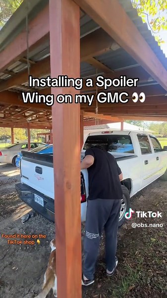 Tiktok shop got everything 😭😭😭 foudn this spoiler for a 2006 gmc and silverado ! Thinking about spray painting it white. What yall think? 🤔 #gmcsierra #customtrucks #trokasbajitas #trokiandocuh #noquemacuh