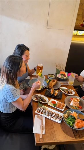 𝐂𝐚𝐧’𝐭 𝐬𝐭𝐨𝐩 𝐰𝐨𝐧’𝐭 𝐬𝐭𝐨𝐩....!!! New menu items keep popping up at Robata Jones because our chef loves to surprise customers, and just can’t stop creating❤️‍🔥 Here’s what’s new: ✨Teriyaki Pork-Wrapped Asparagus – crisp fresh asparagus wrapped in juicy, sweet-savoury teriyaki pork. ✨ Teriyaki Pork-Wrapped Enoki Mushrooms – delicious enoki mushrooms wrapped in flavorful teriyaki pork, bursting with umami!!!! Perfect with a cold beer, might as well grab another glass 🍺🍺🍺 Please chec