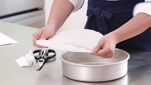 Exactly When To Use Tin Foil, Wax Paper, And Parchment Paper