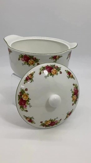 ✨ Elevate your dinner game with this Vintage Floral Casserole Dish!  Perfect for soups, stews, or your next dinner party 菱✨Serve in style with this timeless dish for cozy gatherings! https://www.etsy.com/pt/listing/1780534980/vintage-casserole-dish-with-lid-soup?sr_prefetch=0&pf_from=shop_home&ga_search_query=casserole&ref=shop_items_search_8&cns=1&sts=1&logging_key=ac6aca184f5172ded55dd35da818f279fa317493%3A1780534980 | VintageFinders. | Facebook