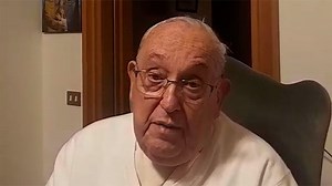 El Papa a los jóvenes en un vídeo inédito: Aprendan a escuchar, ayuda a la paz - Vatican News