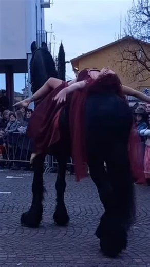 Francy Ever on Instagram: "L’ emozione più GRANDE !!! Io e te !!!! ♥️♥️ @carnevaledimalo @moreno_marsetti @frigo_elena"