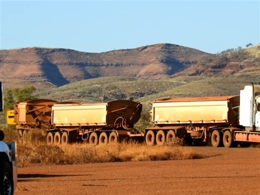 31K views · 826 reactions | Extreme Trucks - BIGGEST Road train trucks IN THE WORLD Auski Roadhouse in outback Australia | Australian truck fans | Facebook