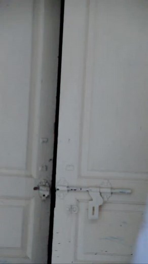 Exploring the Features of a Standard Indoor Door