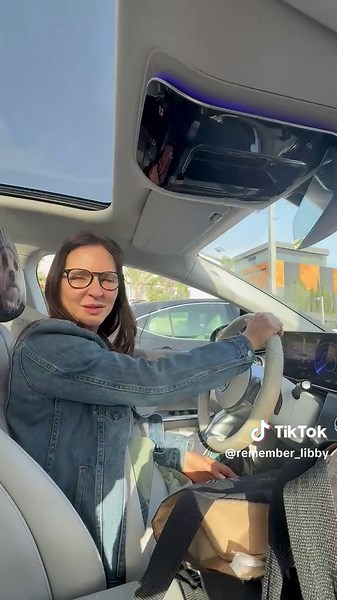 כל כך מרגש אותי לראות רכבים שנוסעים עם המגנט של ליבי. ומי שרוצה ומוכן לעזור לנו להפיץ את ליבי יש לנו נקודות חלוקה של מגנטים ומדבקות בהמון מקומות בארץ