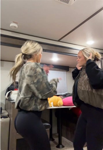 ava 2.0 (@ava81000)’s videos with