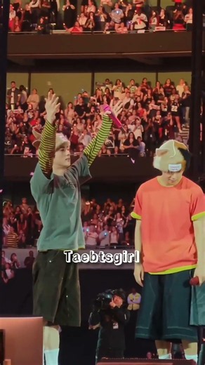 Tae, jin playing with confetti they are in own world | London D2 |#taejin #btsworld #arirang #bts