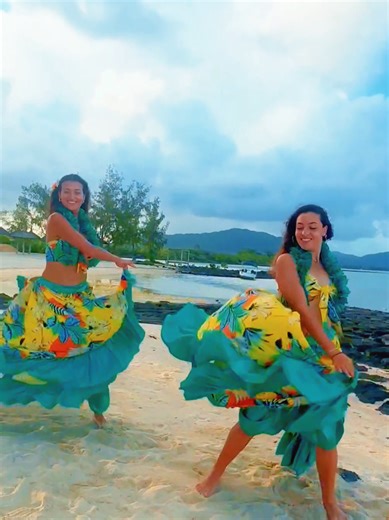 Mauritian vibes lor laplaz 🇲🇺 Not in Brazil but still Gro sega carnaval 🎶 - @Nas T Black Officiel #fyp #pourtoi #mauritius🇲🇺 #ilemaurice #sega