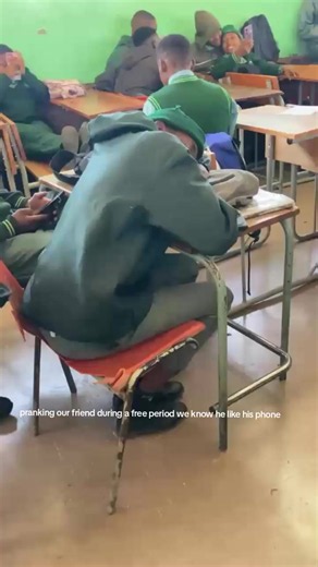 We gave him after school😂😂#mzansitiktok #viralvideo #prank #prankchallenge #sgqoko
