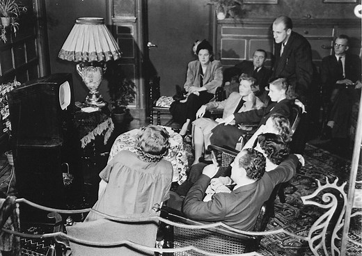 De Nederlandse tv bestaat 70 jaar, en daar wordt 70 uur lang op teruggeblikt