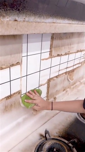 Discover Best Ways To Clean Sticky Kitchen. Read more info. | Daily Tonic