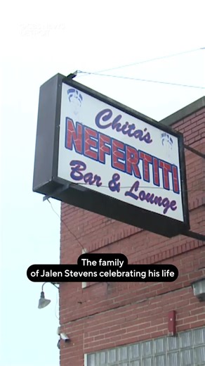 Hundreds gathered outside of a bar Tuesday evening where a 28 year-old father of four was shot to death over the weekend. The family and friends of Jalen Stevens held a balloon release outside of Chita’s Nefertiti, where Jalen lost his life around 1 a.m. Sunday morning. Jalen was celebrating a work promotion with his brother Glenn, who was reportedly stabbed over a dozen times. Heath Kalb has the full story tonight on CBS News Detroit at 11p.m. #crime #vigil #news #detroit #michigan