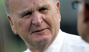 Wayne Weaver - Alchetron, The Free Social Encyclopedia