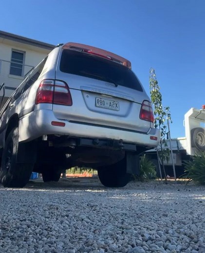 - 100 Series Turbo Back - This 100 series is fitted with a muffler! Specifically designed for the Toyota 100 Series Landcruiser 1HD-FTE 4.2L turbo diesel this system unleashes the performance and sound that they should have had from the factory! TURBOBACK SPECIFICATIONS: 3" Polished Stainless 304 grade Steel Piping, corrosion resistant stainless components and coated steel flange plates Dump pipe included 2 bolt connecting flanges for bolt-on installation TIG welded Mandrel Bent Gaskets and bolt