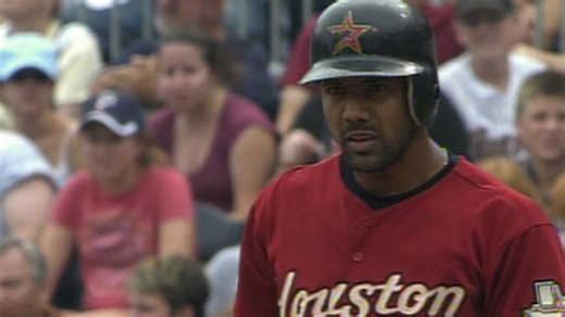 Taveras' hit streak reaches 30