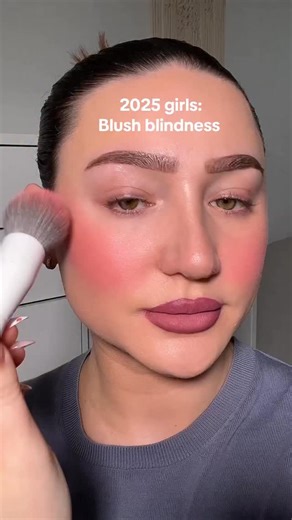 which makeup style is your favorite... we wanna know! team 2025 or 2016 forever? 🤔 comment below ⬇️ 🎥: @serenalakkiss | Huda Beauty