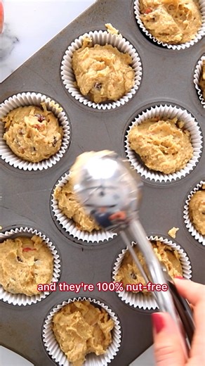 This Healthy Apple Muffins Recipe is easy to make using just one bowl. Perfectly sweet and secretly full of nutrients, they make a great on-the-go breakfast or snack and are guaranteed to be a hit with picky eaters! Recipe: https://lexiscleankitchen.com/healthy-apple-muffins/ | Lexi's Clean Kitchen | Facebook