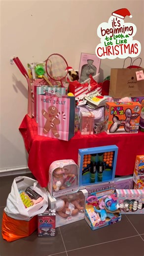 🎄 Thank You, Community! 🎄 A huge thank you to our amazing community for all the generous donations to the Gateway Gifting Tree. Your kindness is making a real difference this Christmas, and we’re so grateful for your support. ❤️ | Gateway Plaza