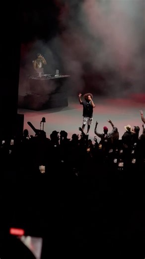 Ludacris- Move Bitch! 8/7/25 #ludacris #disturbingthapeace #hiphop #music #shorts #movebitch