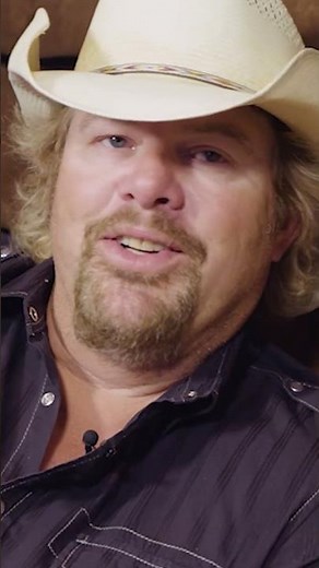 RIP TOBY KEITH…Icon Tells FUNNY Story About Getting Dinner COOKED by Sammy Hagar | Professor of Rock