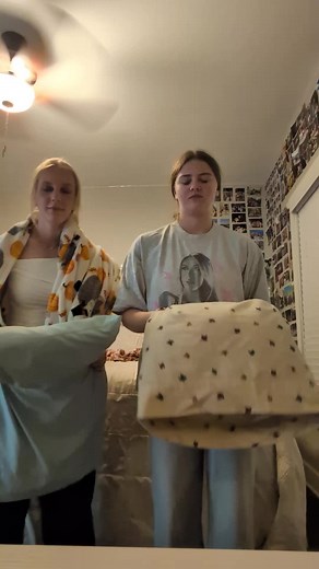 Rebecca🍓 (@rebecca_robison)’s videos with original sound - SUM & RUBY