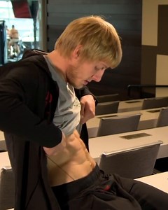 "I'd rather be fat and happy than have [abs]." Paddy Pimblett doesn't care what the public says about his weight 💯 #UFC282 (via Brett Okamoto) | ESPN MMA