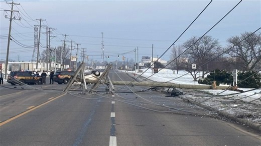 Crash knocks down pole, cuts power to approximately 650 AEP customers