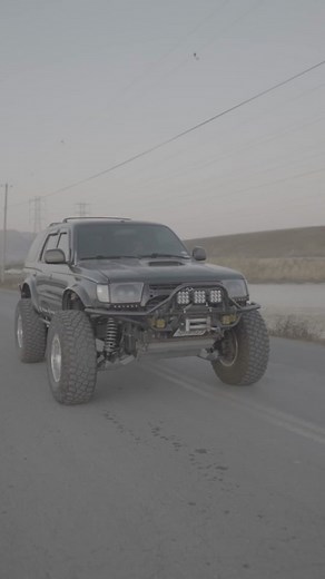 Trying more speed ramps 😎 • • • #3rdgen4runner #viral #toyota #4runner #offroad #overland