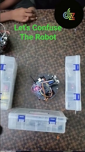 Arduino Obstacles avoiding robot outsmart every trap #arduino #arduinoproject #robot #robotbuild