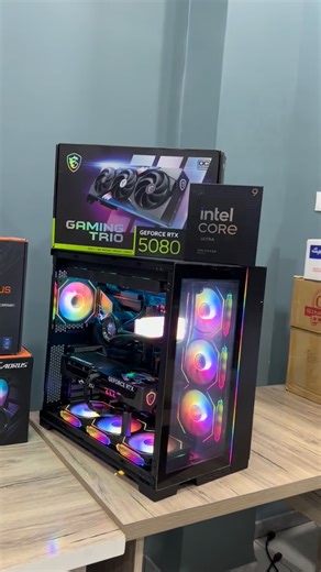 #gamingsetif CONFIG : CPU INTEL CORE ULTRA 9 285K WATERCOOLING AORUS WATERFORCE X II 360 ARGB BLACK LCD CM INTEL GIGABYTE Z890 AORUS MASTER RAM DDR5 ADATA 32GB 4800 MHZ SSD M2 NVMe KINGSTON NV3 2TB GEN4 6.0GB par Sec GPU RTX 5080 16GB OC MSI GAMING TRIO BLACK PSU COOLER MASTER V1300 80 PLATINUM CASE LIAN LI O11 DYNAMIC EVO BLACK ARGB 7FANs INFINITY MONITEUR LG ULTRAGEAR 27GS60QC-B 180HZ CURVED 27 POUCE QHD 2K X2 اذا حاب تطلب اي شيء متوفر عندنا اتصل بنا نحن في الخدمة و التوصيل لباب الدار و الدفع 