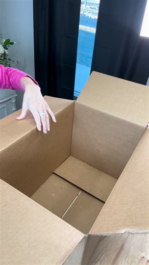 I get asked this all the time — how do you ship an arrangement? Truth is, it’s really not much different than shipping a wreath. Same care. Same protection. Same goal. Secure the base, protect the blooms, and pack it so it arrives looking beautiful and ready to style. #floraldesign #homedecor #handmadehome #wreathmaker #floralarrangement behindthescenes smallbusinessowner creativebusiness artisanmade designprocess flowerlovers luxuryhomestyle craftedwithcare | TCT Crafts - Melissa