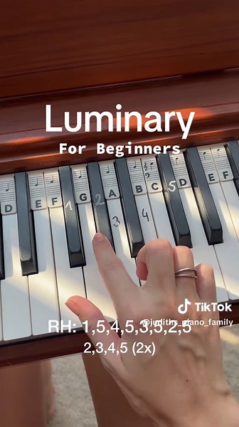 ‏FREE COURSE in my bio ♥️#pianotutorial #easypiano