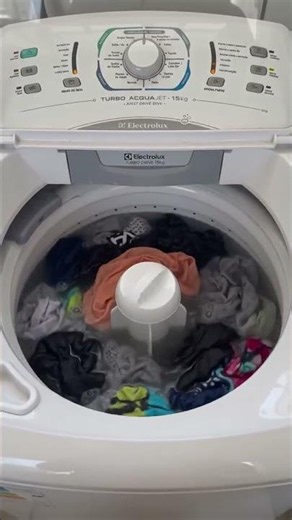 Máquina de lavar roupa Electrolux Turbo Acquajet Direct Drive 15kg LA15F