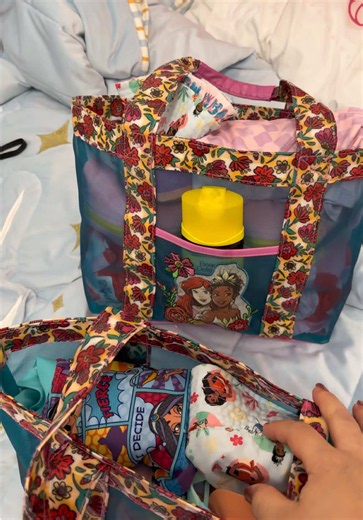 Día de alberca para mis retoños 💦🏖️ hicimos depuración de trajes de baño 🤭 #momlife