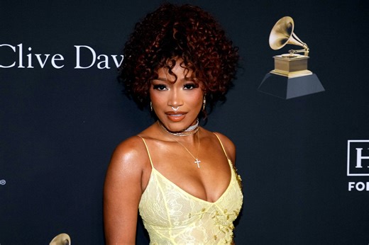 Keke Palmer & Her Sister Look Like Twins in Beautiful New Family Photo