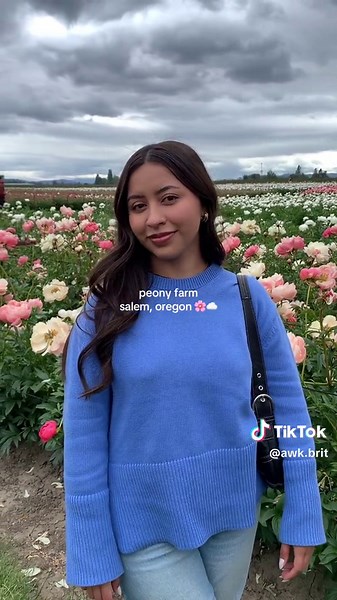 the most gorgeous peony field 🌸✨☁️ #peony #peonyseason #salemoregon #portlandoregon #thingstodoinportland